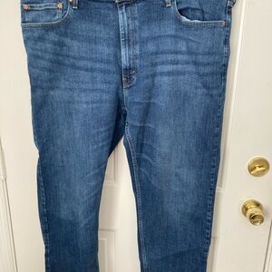 Levi’s Men’s 502 Denim Jeans 46/32. Preowned. Good condition.